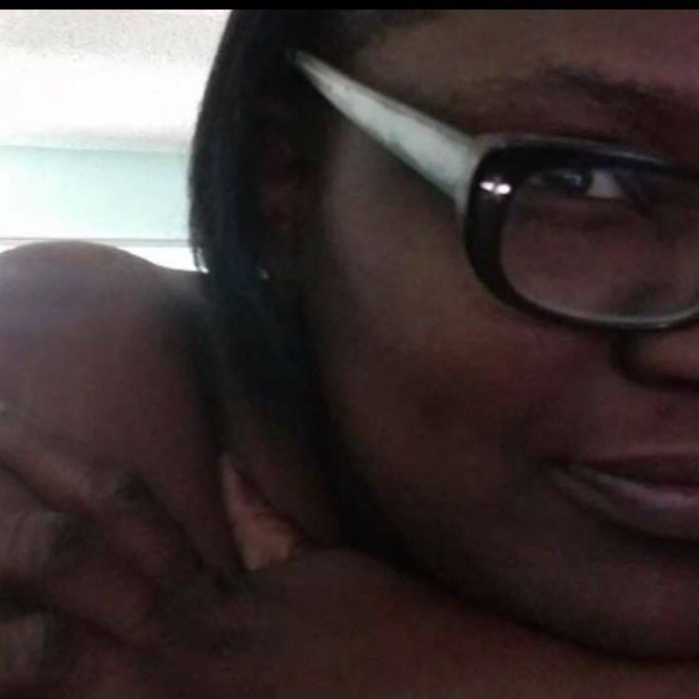Meet your Posher, Monique